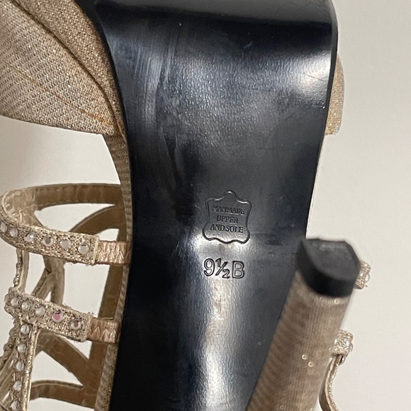 Capparos Heels - Picture 7 of 7